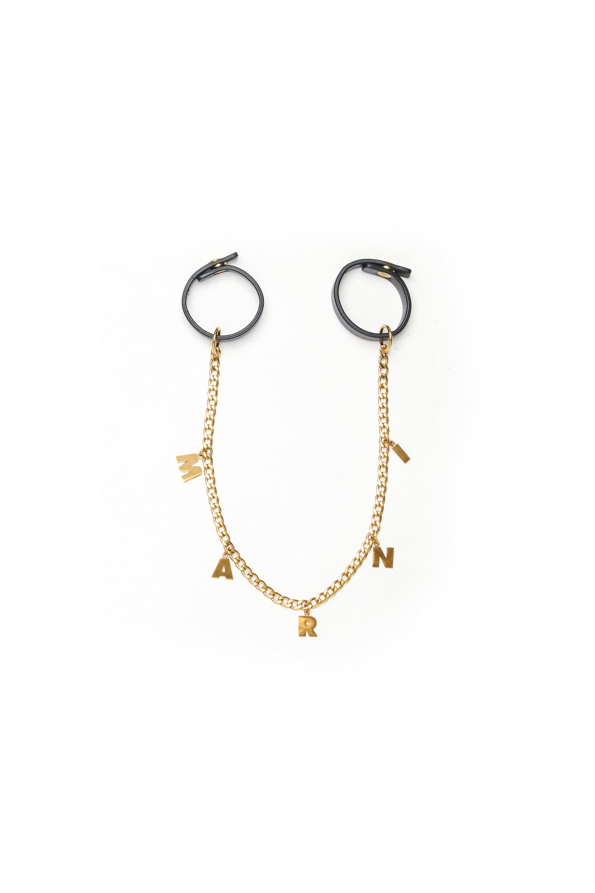 Charm con letras colgantes