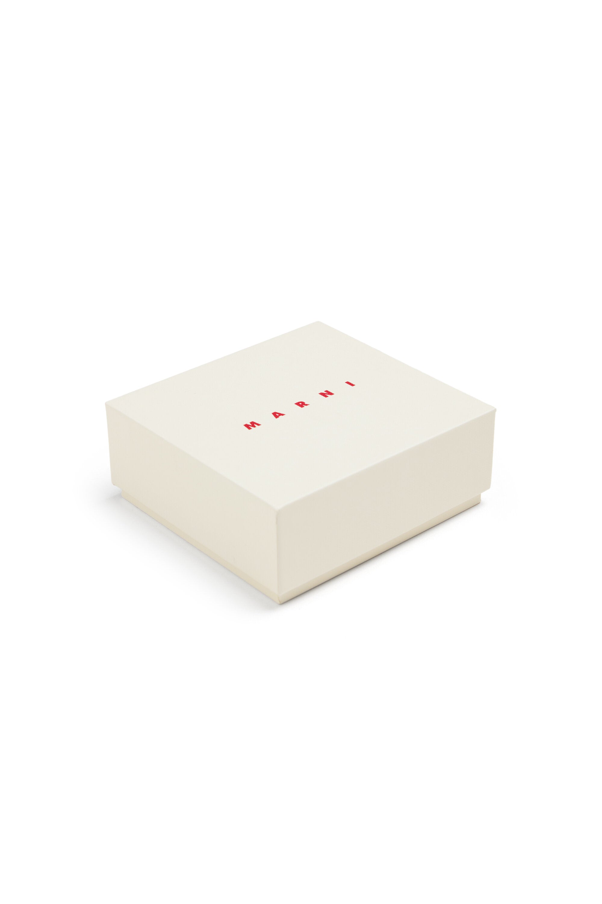 Charm avec lettres pendantes