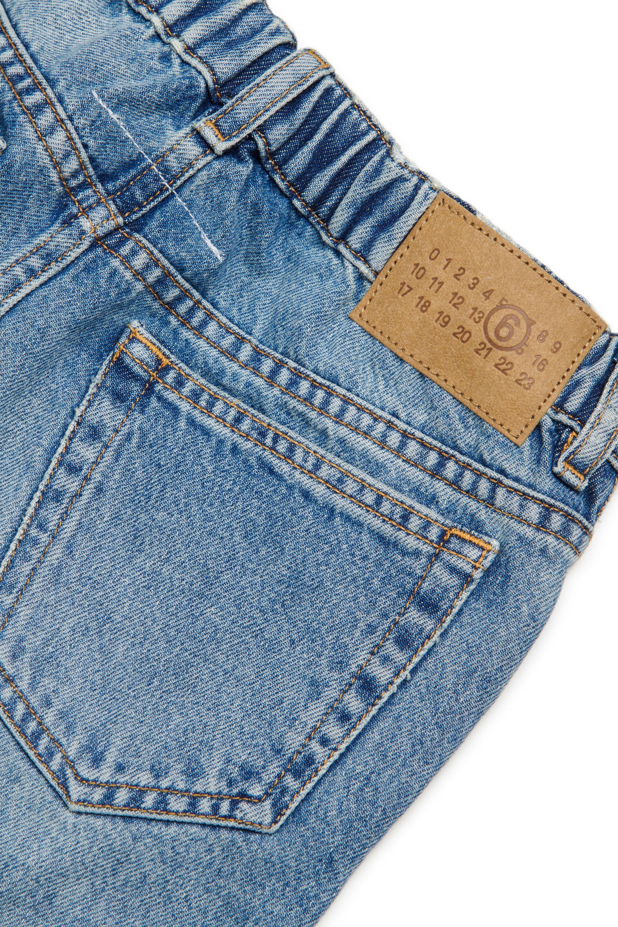 Jeans regular lavado azul claro