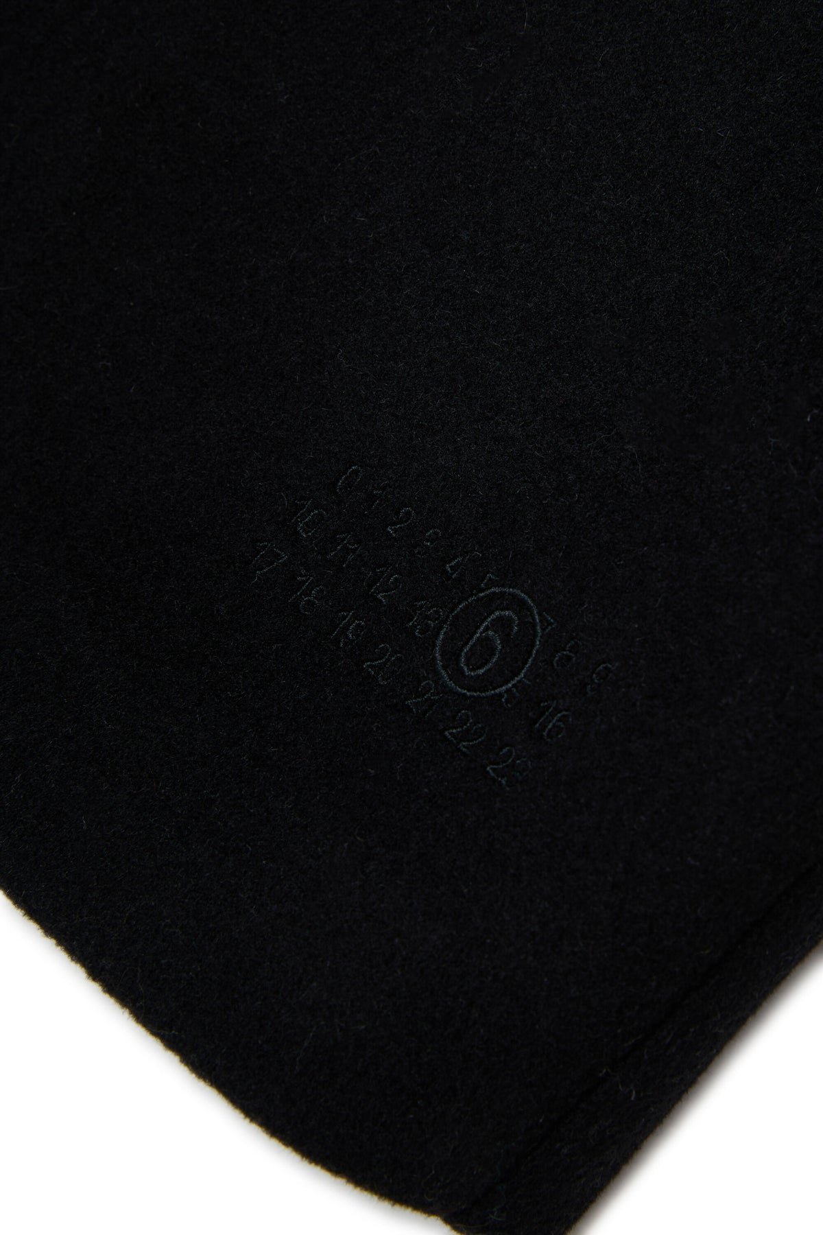 Egg-shape coat with inner lining
