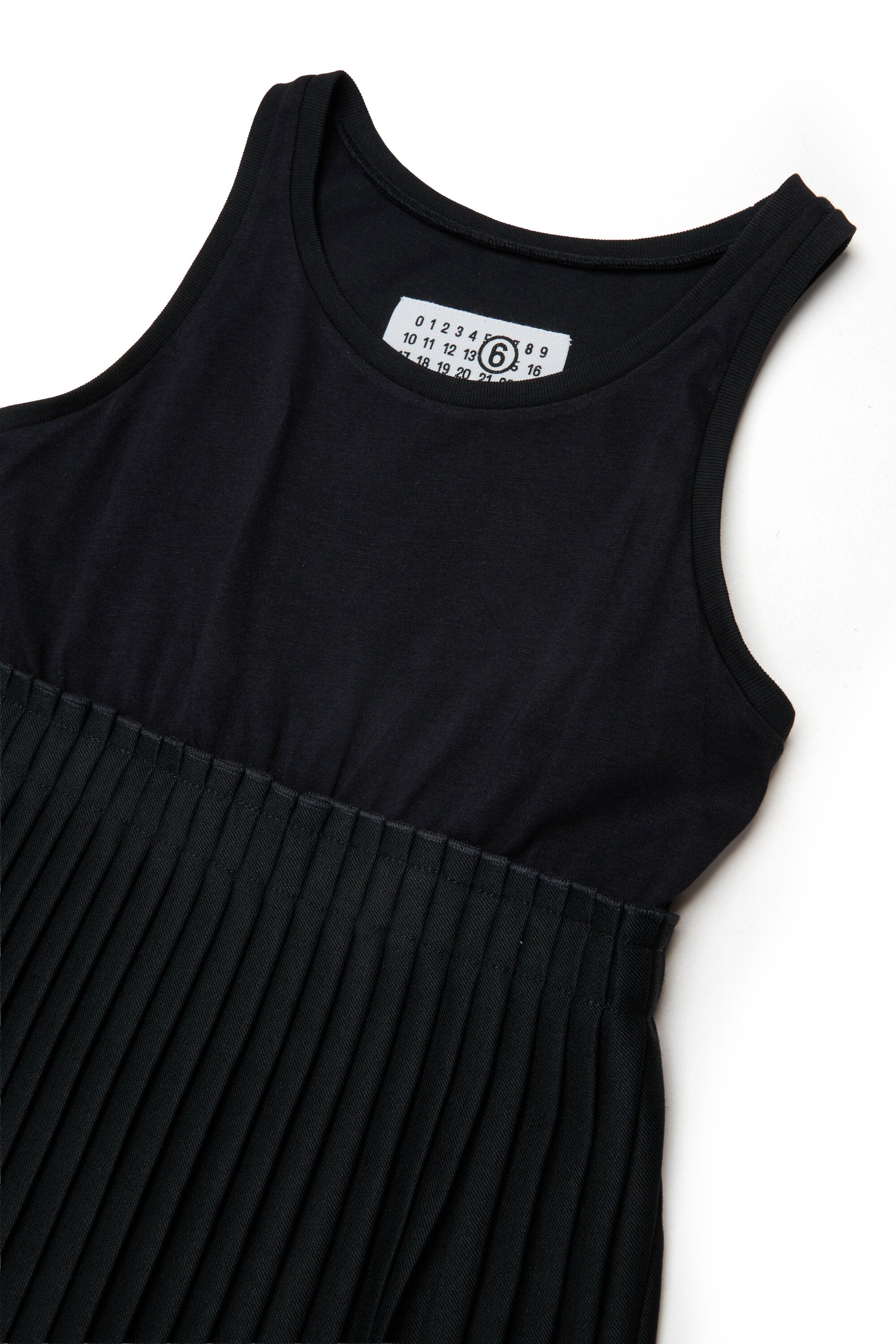 Robe superposée avec jupe plissée