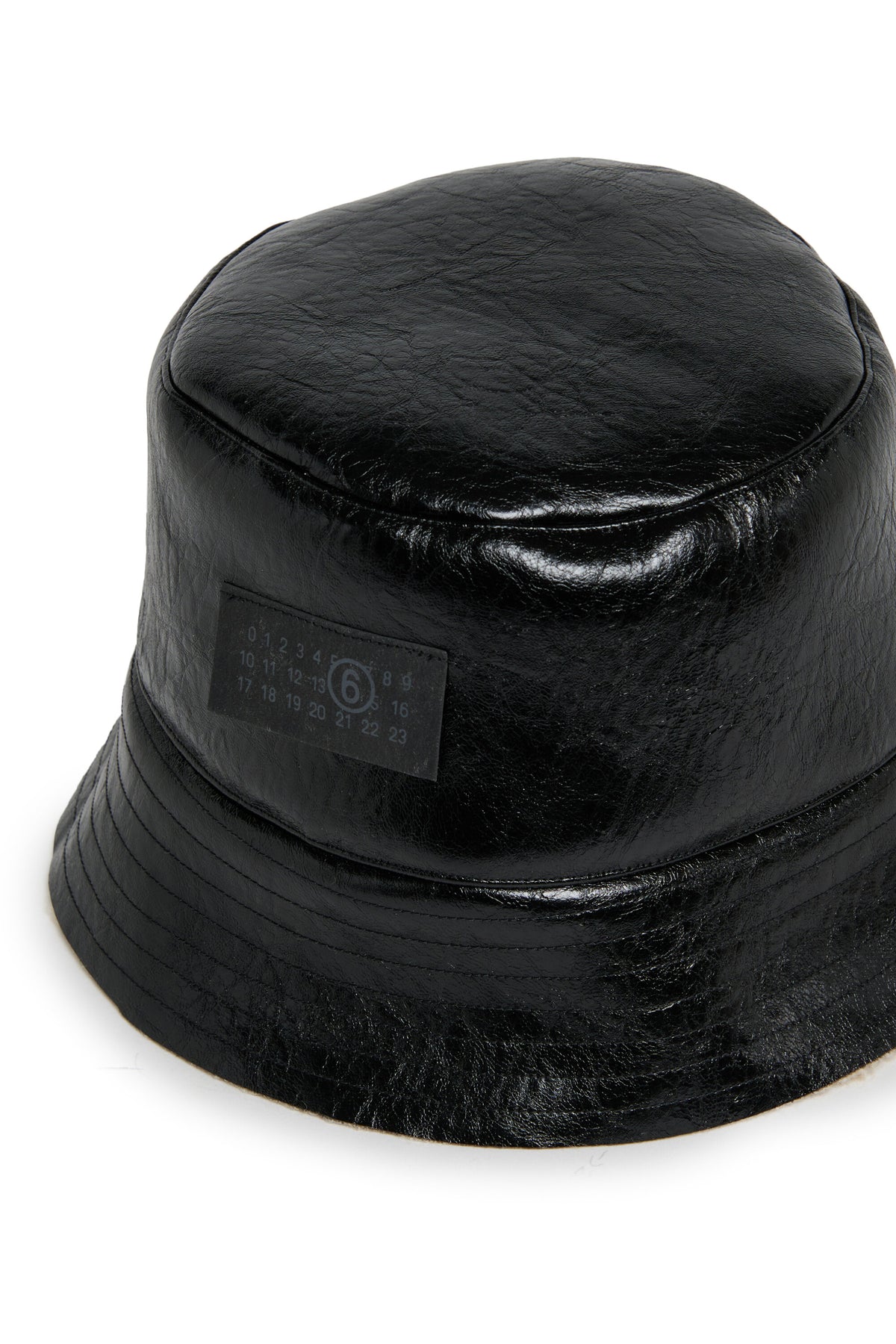 Bucket hat with logo