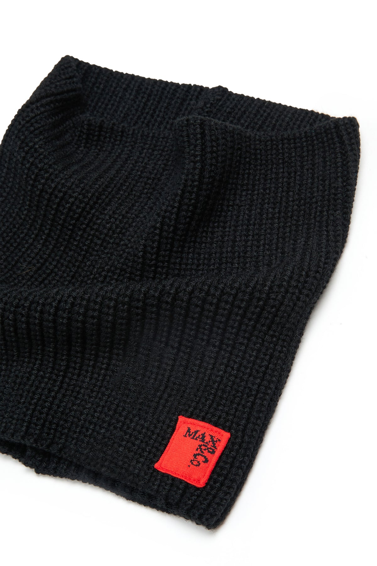 Wool-blend knit collar with patch