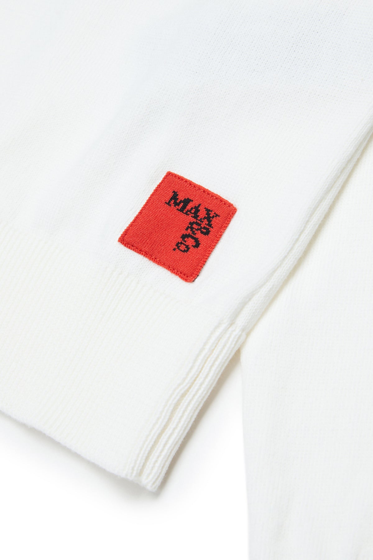 Crew neck pullover with logo