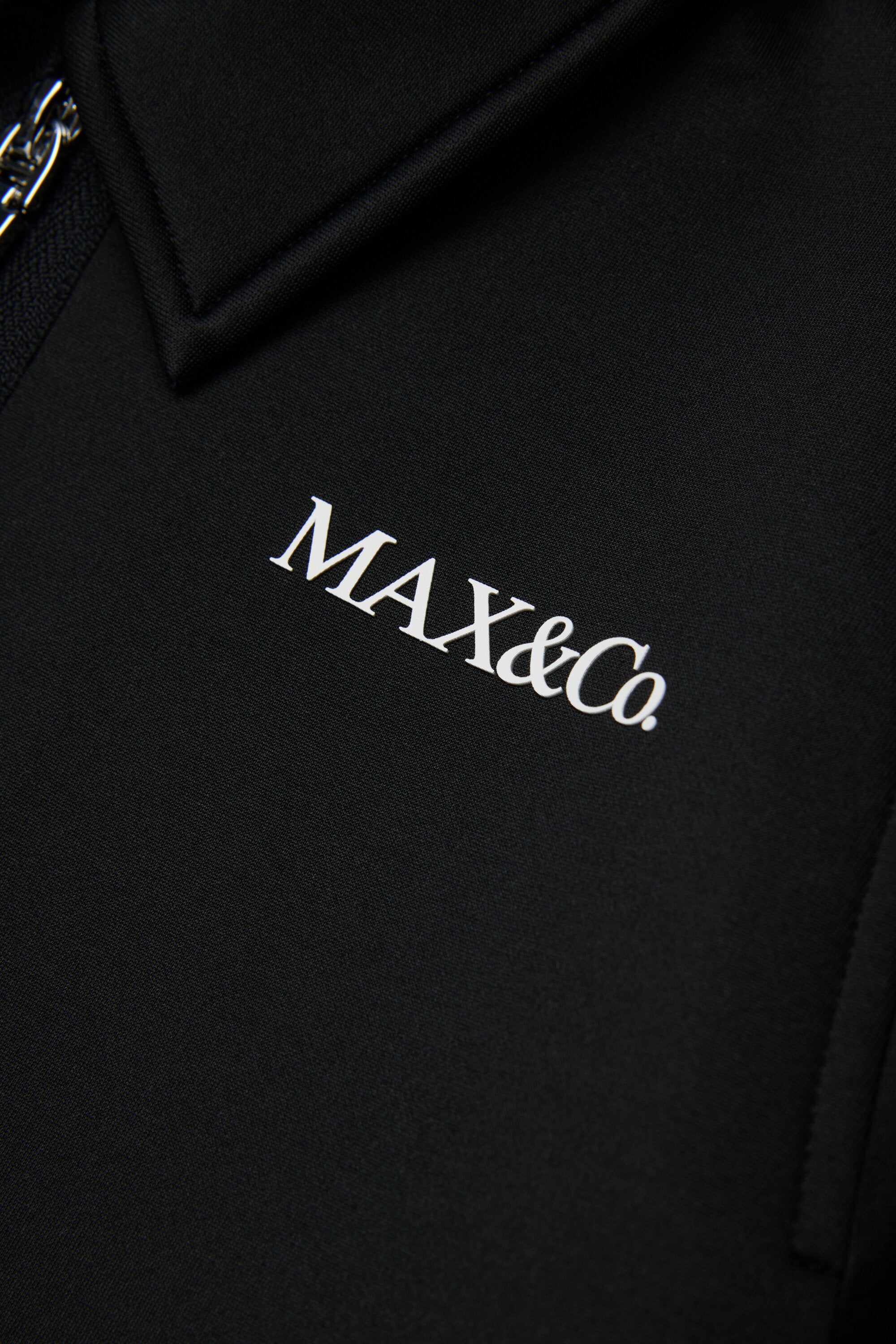 Short jacket with printed logo