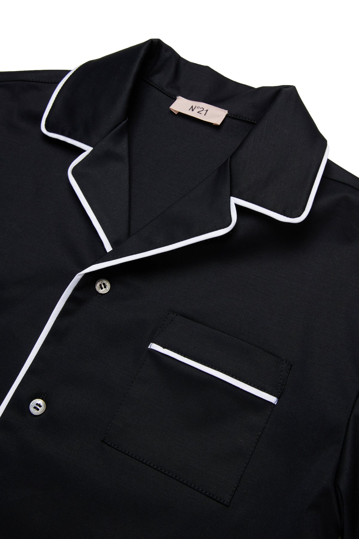 Chemise manches courtes, finitions contrastées