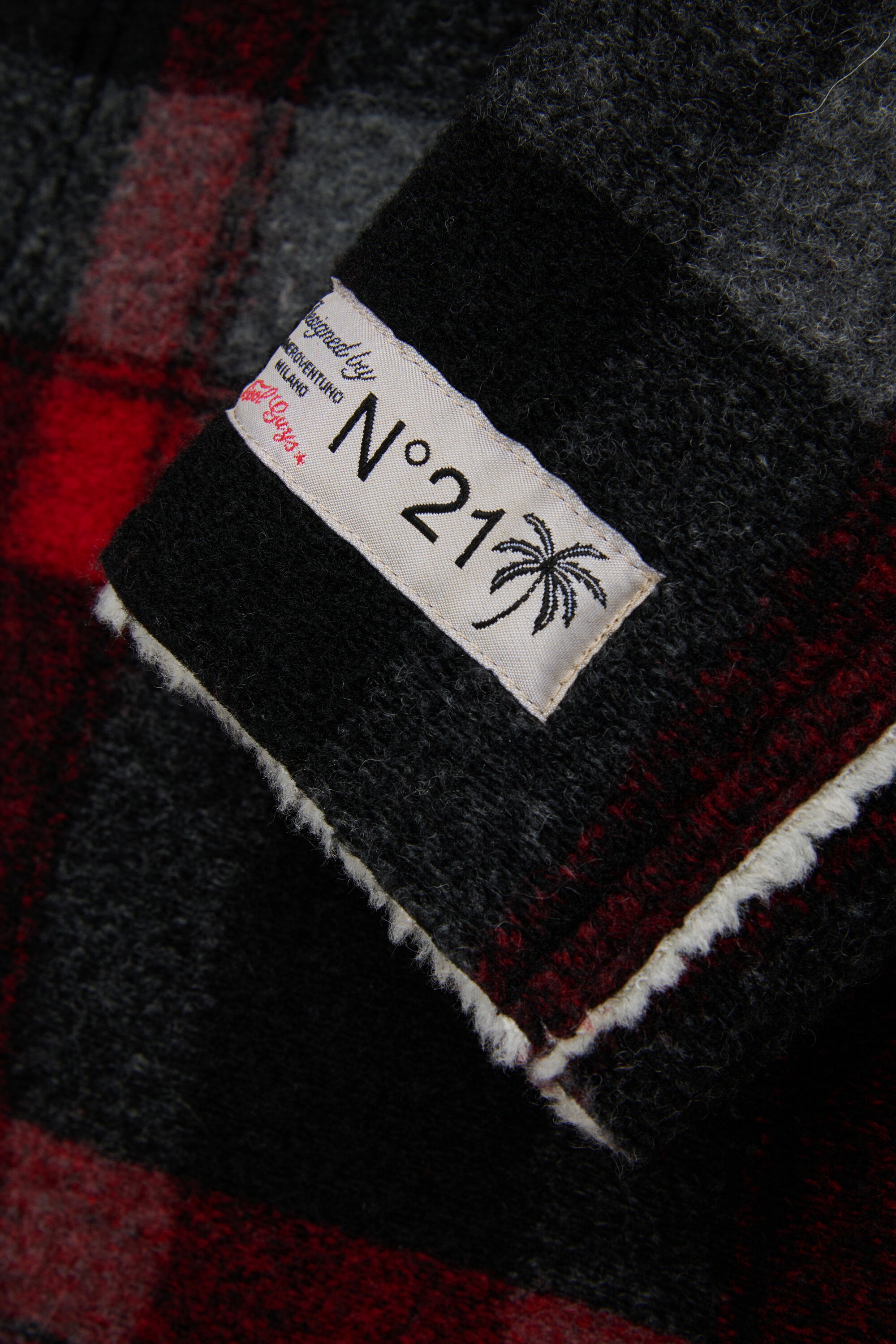 Manteau à carreaux avec logo imprimé
