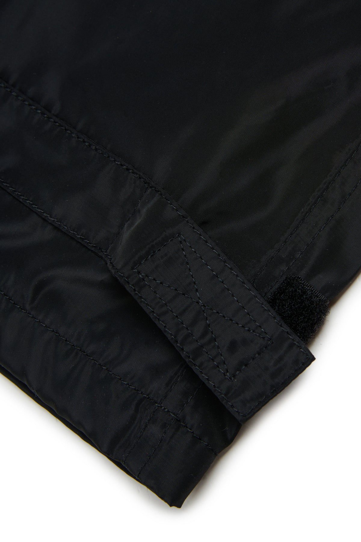 Pants with logo