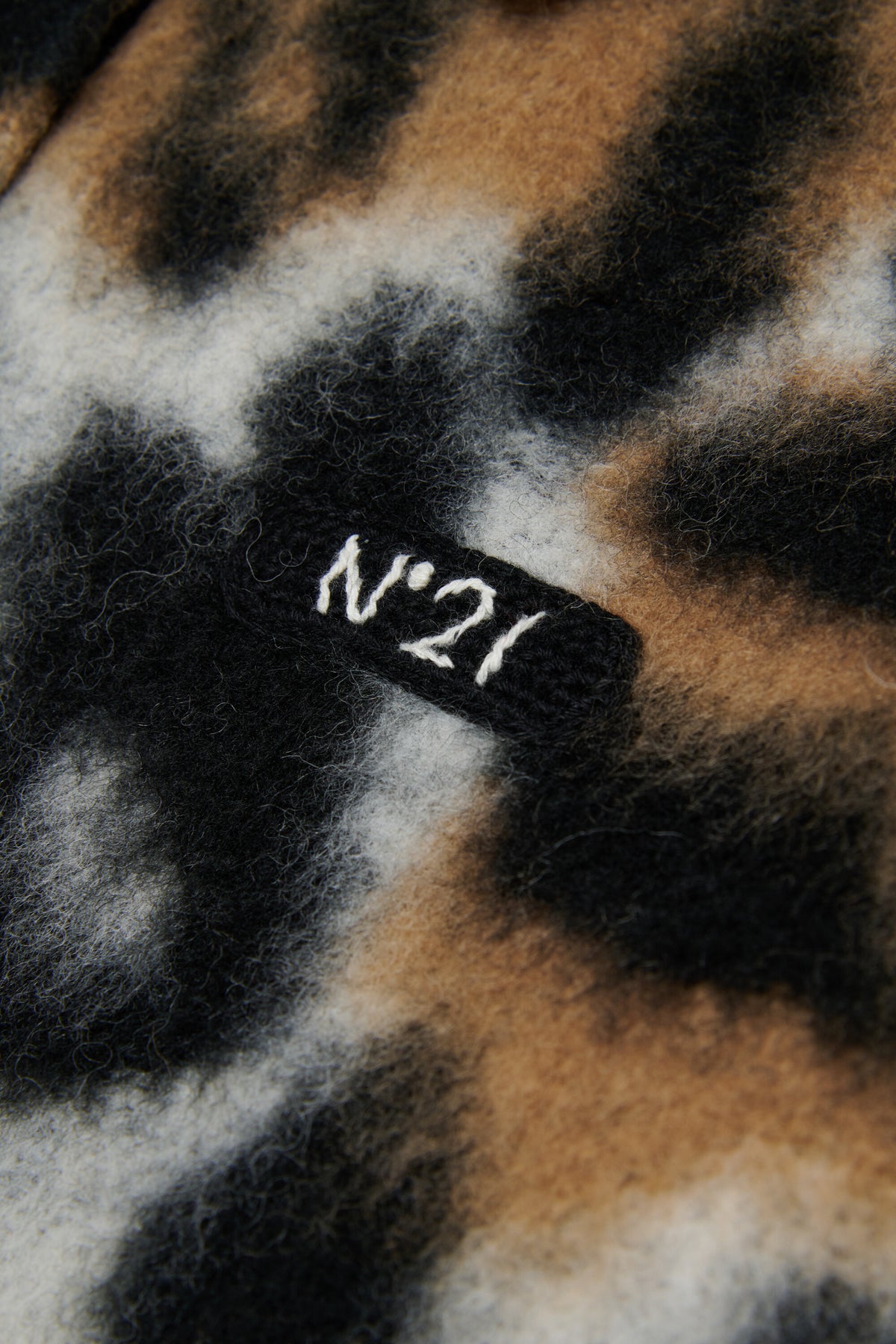 Jersey animal print con cuello