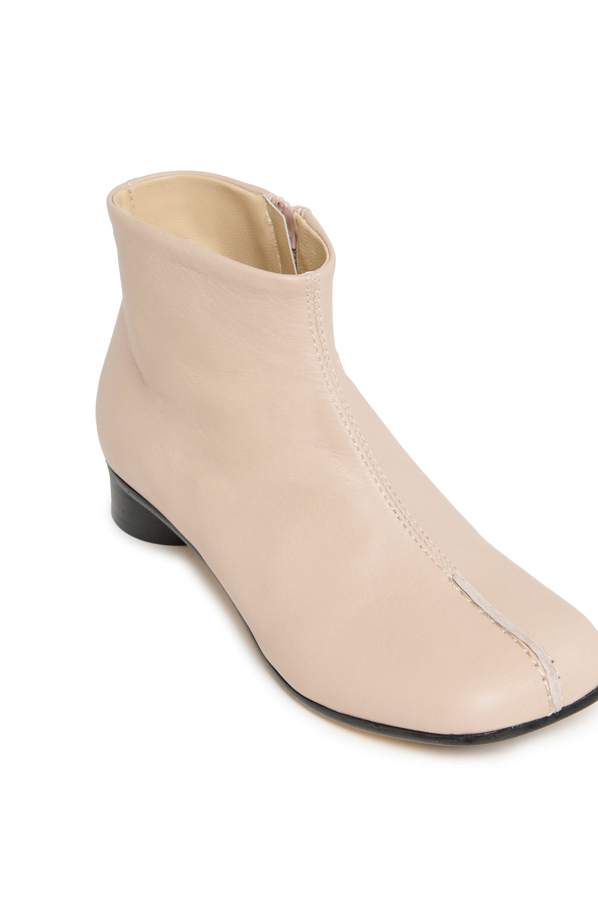 Bottes basses en cuir à talons